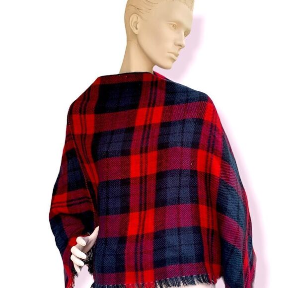 Reversible soft flannel plaid  poncho with fringe OS - Picture 1 of 5